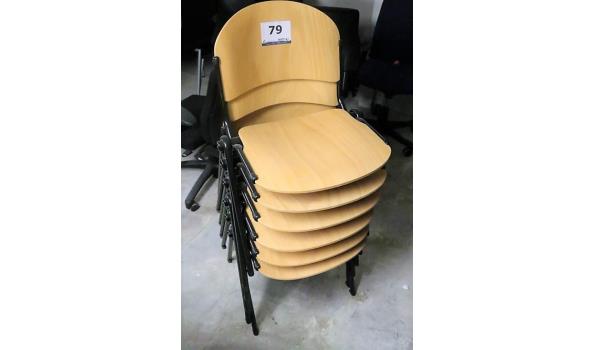 6 stapelbare stoelen, houten zitting